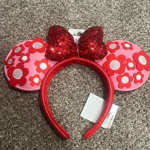 Nwt disney parks exclusive floral sequin ear headband